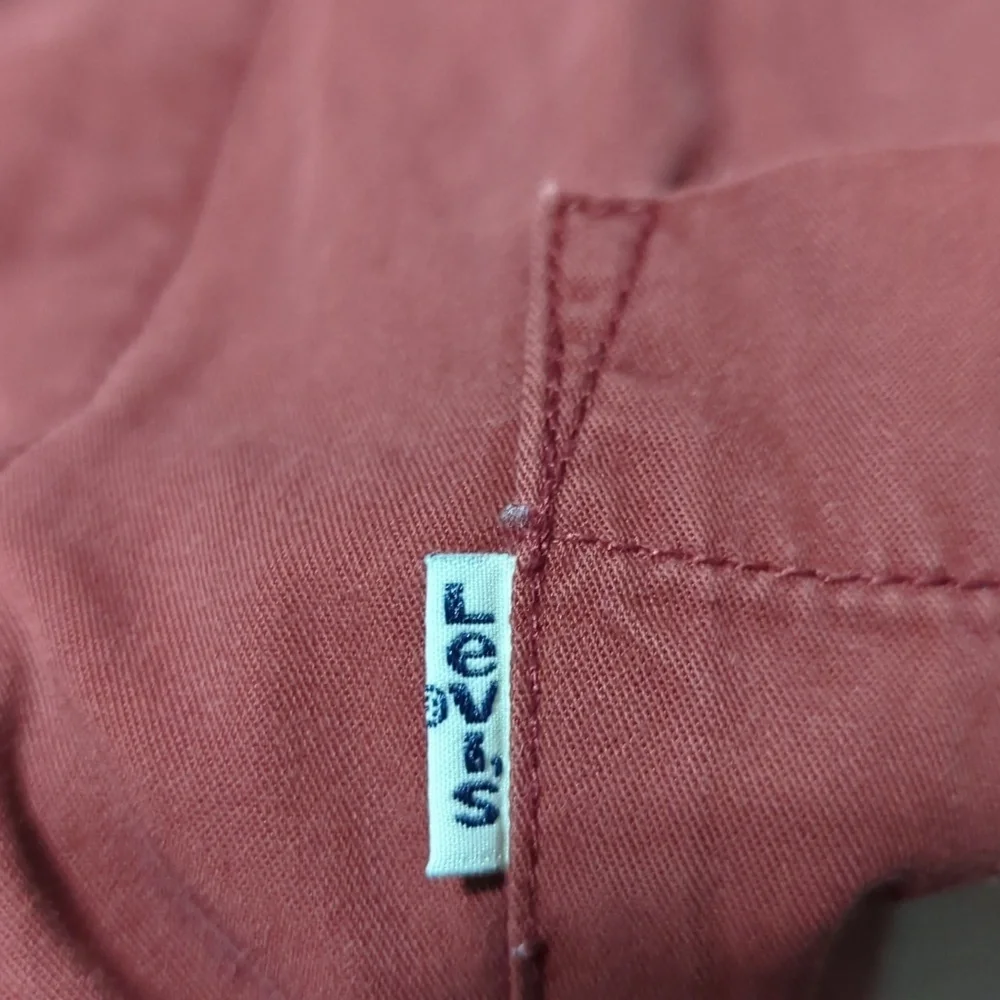 Levis white tag